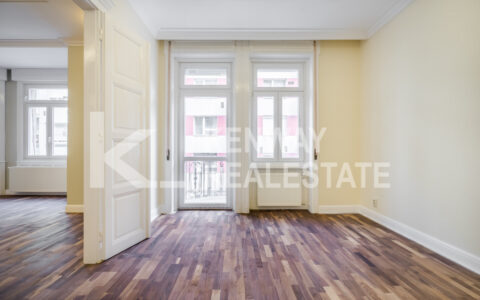 Budapest XIII. kerület eladó ház Felújított ,erkélyes lakás a Pannónia utcában ! 2