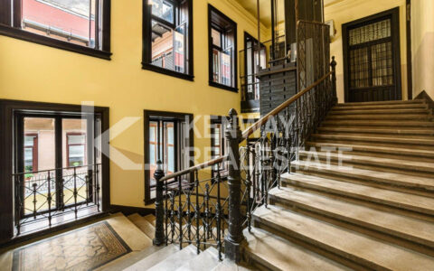 Budapest VII. kerület eladó ház Frissen felújított, kivételes adottságokkal rendelkező luxuslakás eladó központi helyen 11
