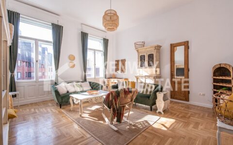 Budapest V. kerület eladó ház Teljeskörűen felújított Vintage stílusú lakás a Semmelweis utcában 32
