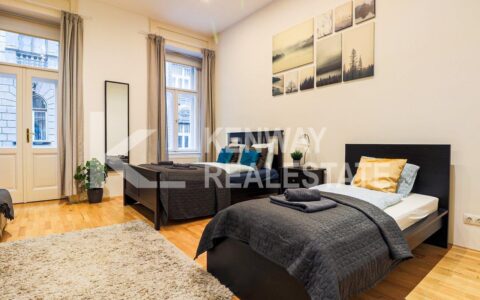 Budapest VII. kerület eladó ház Eladó lakás a Síp utcában. 3 háló, 2 fürdő, nagy erkély 8