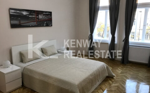 Budapest IX. kerület eladó ház Felújított osztott lakás a Ferenc körúton 31