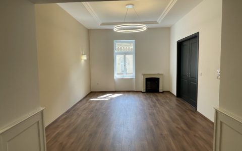 Budapest V. kerület eladó ház Eladó 85 m2 lakás az V-ik kerületi Sas utcában 5