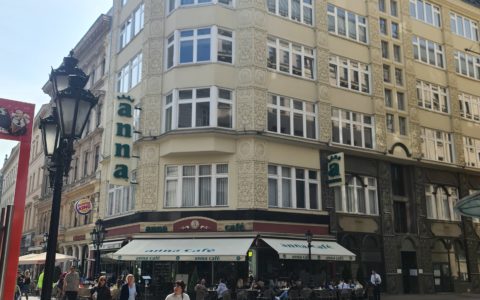 Budapest V. kerület eladó ház Kiadó iroda az 5. kerületben a Vörösmarty térnél, a Türr István utcában