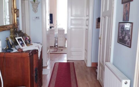 Budapest V. kerület eladó ház Eladó nagypolgári lakás az 5. kerületi Nádor utcában 25