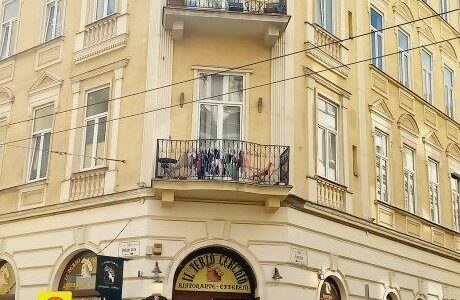 Budapest VII. kerület eladó ház Eladó újszerű tetőtéri lakás a VII-ik kerületi Dohány utcában 35