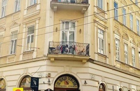 Budapest VII. kerület eladó ház Eladó újszerű tetőtéri lakás a VII-ik kerületi Dohány utcában 36