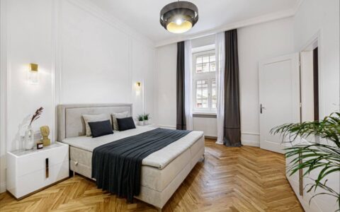 Budapest V. kerület eladó ház Eladó felújított 3 szobás lakás az 5. kerületben, az Arany János utcában 5