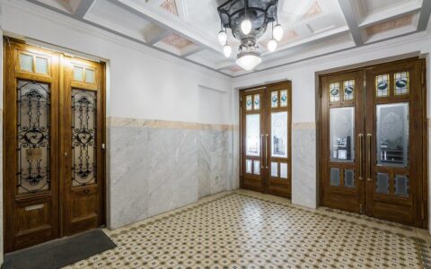 Budapest V. kerület eladó ház Eladó felújított 113 m2 lakás az V-ik kerületi Balassi Bálint utcában