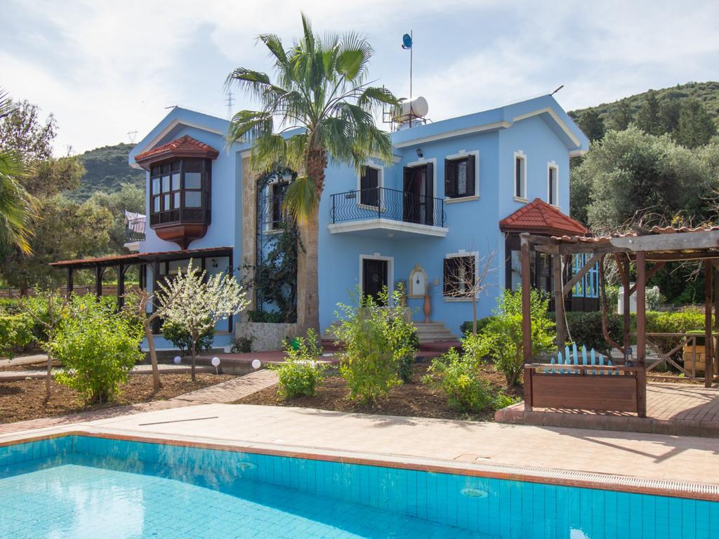  eladó ház Eladó villa Cipruson Alsancak faluban található, Kyreniától nyugatra