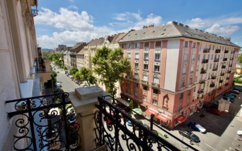 Budapest VII. kerület eladó ház Eladó  felújított, 96 m2 erkélyes lakás a VII-ik kerület Rottenbiller utcában 33