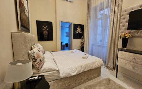 Budapest V. kerület eladó ház Felújított két hálós, két fürdőszobás lakás eladó a Falk Miksa utcában a Parlamentnél! 12