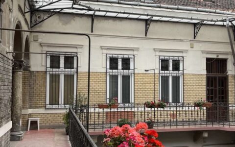 Budapest V. kerület eladó ház Eladó felújított 2 szobás lakás az 5. kerületi Hold utcában 2