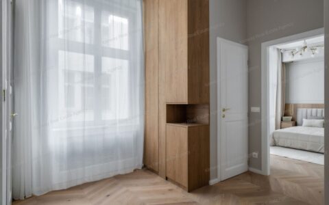 Budapest V. kerület eladó ház Eladó felújított, 3 szobás, panorámás luxus lakás a Szervita téren 9