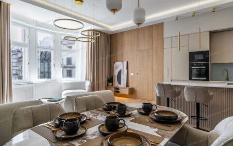 Budapest V. kerület eladó ház Eladó felújított, 3 szobás, panorámás luxus lakás a Szervita téren 19