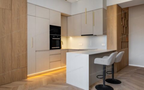 Budapest V. kerület eladó ház Eladó felújított, 3 szobás, panorámás luxus lakás a Szervita téren 20