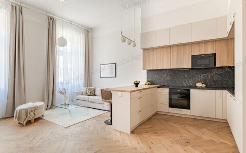 ELADÓ 91 M2 ,FELÚJÍTOTT, ELEGÁNS, 3 HÁLÓSZOBÁS LAKÁS A VI-IK KERÜLETI KODÁLY KÖRÖNDNÉL.
