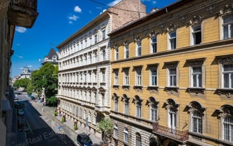 Budapest VI. kerület eladó ház ELADÓ 91 M2 ,FELÚJÍTOTT, ELEGÁNS, 3 HÁLÓSZOBÁS LAKÁS A VI-IK KERÜLETI KODÁLY KÖRÖNDNÉL. 20