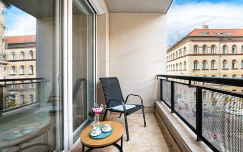 Budapest VII. kerület eladó ház Eladó felújított, 2+félszobás, 2 erkélyes lakás Zsinagógához közel 6