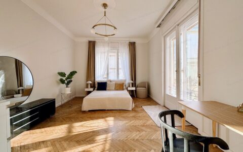 Eladó teljeskörűen felújított, 109 m2, minden igényt kielégítő, két önálló egységből álló ingatlan Wesselényi utcában.