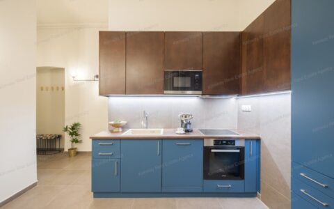 Budapest V. kerület eladó ház V. FERENCIEK TERE 86nm felújított dupla erkélyes lakás 4