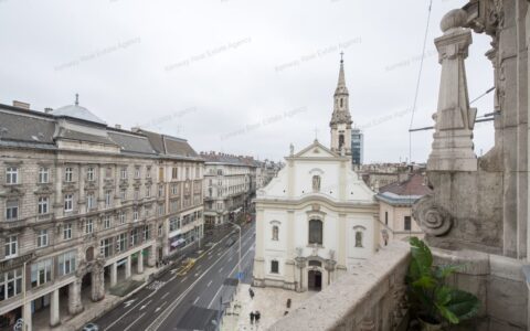 Budapest V. kerület eladó ház V. FERENCIEK TERE 86nm felújított dupla erkélyes lakás 15