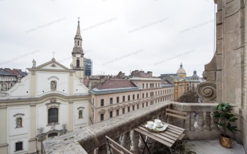 Budapest V. kerület eladó ház V. FERENCIEK TERE 86nm felújított dupla erkélyes lakás 16