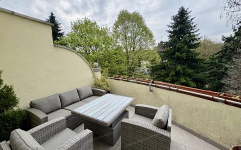 Zöldmálon 6 szobás, belső kétszintes, teraszos lakás garázzsal eladó!