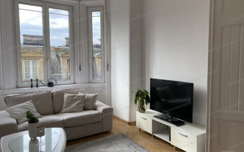 Budapest II. kerület eladó ház Polgári elegancia, 4 szobás felújított, erkélyes szaunás lakás eladó Városmajor szomszédságában. 2