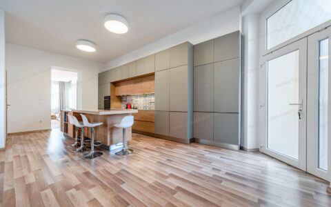 Budapest II. kerület eladó ház Felújított 125 nm-es tágas lakás eladó Rózsadomb alján, kivételes befektetési lehetőség. 7