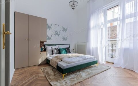 Budapest VI. kerület eladó ház Eladó 85 m2, luxus szinten felújított, erkélyes lakás a VI.-ik kerületi Dessewffy utcában 5