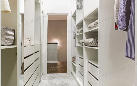  eladó ház Eladó felújított 3 szobás  luxuslakás a Dorottya palazzoban 4