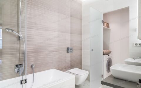  eladó ház Eladó felújított 3 szobás  luxuslakás a Dorottya palazzoban 19
