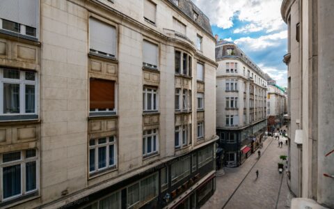  eladó ház Eladó egy belsőépítész által tervezett, prémium minőségben felújított luxus lakás Szervita tér közelében 20