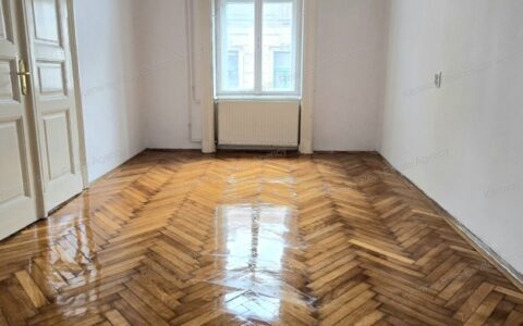  eladó ház Erzsébet körúti, belső teraszos 3 szobás részben felújított lakás eladó! 3