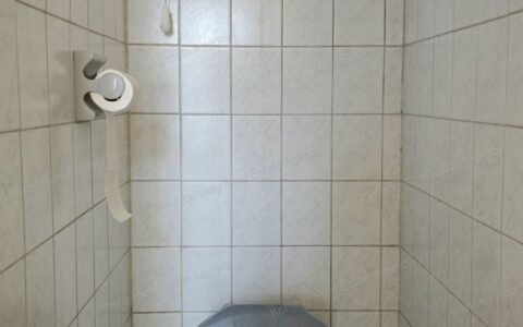  eladó ház Erzsébet körúti, belső teraszos 3 szobás részben felújított lakás eladó! 6