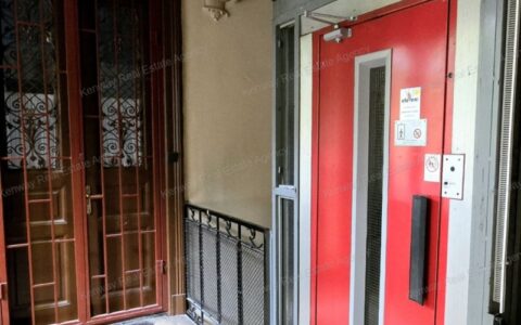  eladó ház Erzsébet körúti, belső teraszos 3 szobás részben felújított lakás eladó! 10