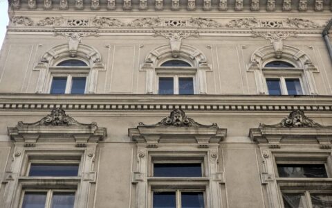  eladó ház Erzsébet körúti, belső teraszos 3 szobás részben felújított lakás eladó! 14