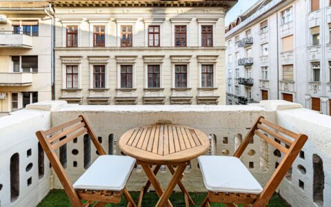  eladó ház Eladó 3 szobás felújított luxus lakás az 5. kerületi Sörház utcában 6