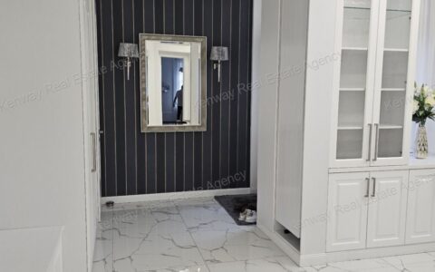  eladó ház Apartment for rent with 4 bedroom near Parlaiment in District V. 4