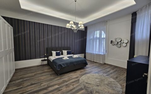  eladó ház Apartment for rent with 4 bedroom near Parlaiment in District V. 12