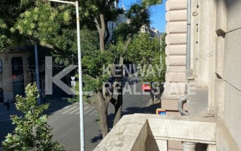  eladó ház Impozáns lakás eladó az V. kerületben a Báthory utcában 2