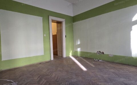 Ne hagyja ki! Teljesen felújítandó saját elképzésre kialakítható lakás az Erzsebet körúton!